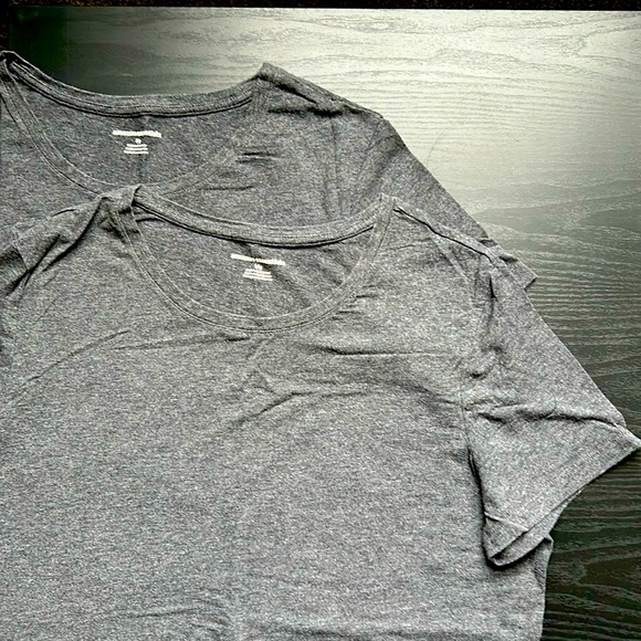 Amazon Essentials t shirts - 2 - Picture 3 of 5